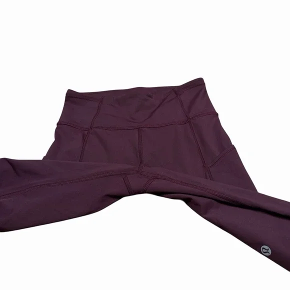 Lululemon Womens Fast and Free Bike Shorts Non-Reflective 10" Cassis Maroon Sz 4 - Picture 3 of 8